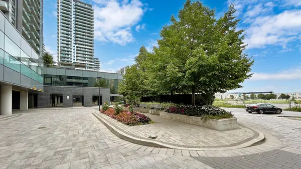 55 Oneida CRES #LPh08, Richmond Hill, ON L4B 0E8