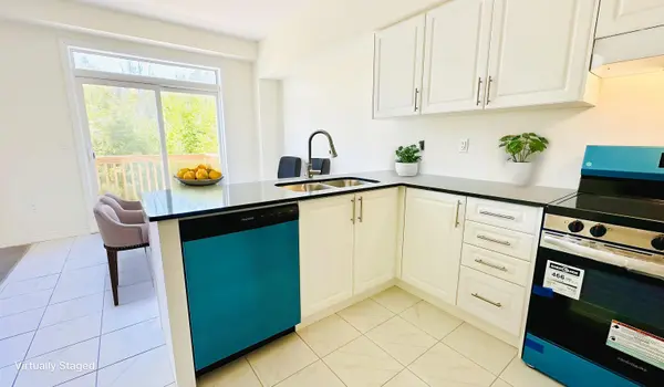 104 Cliff Thompson CT, Georgina, ON L0E 1R0