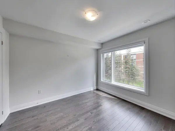 14 Creekbank RD #Apt 2, Toronto W04, ON M6L 0A4