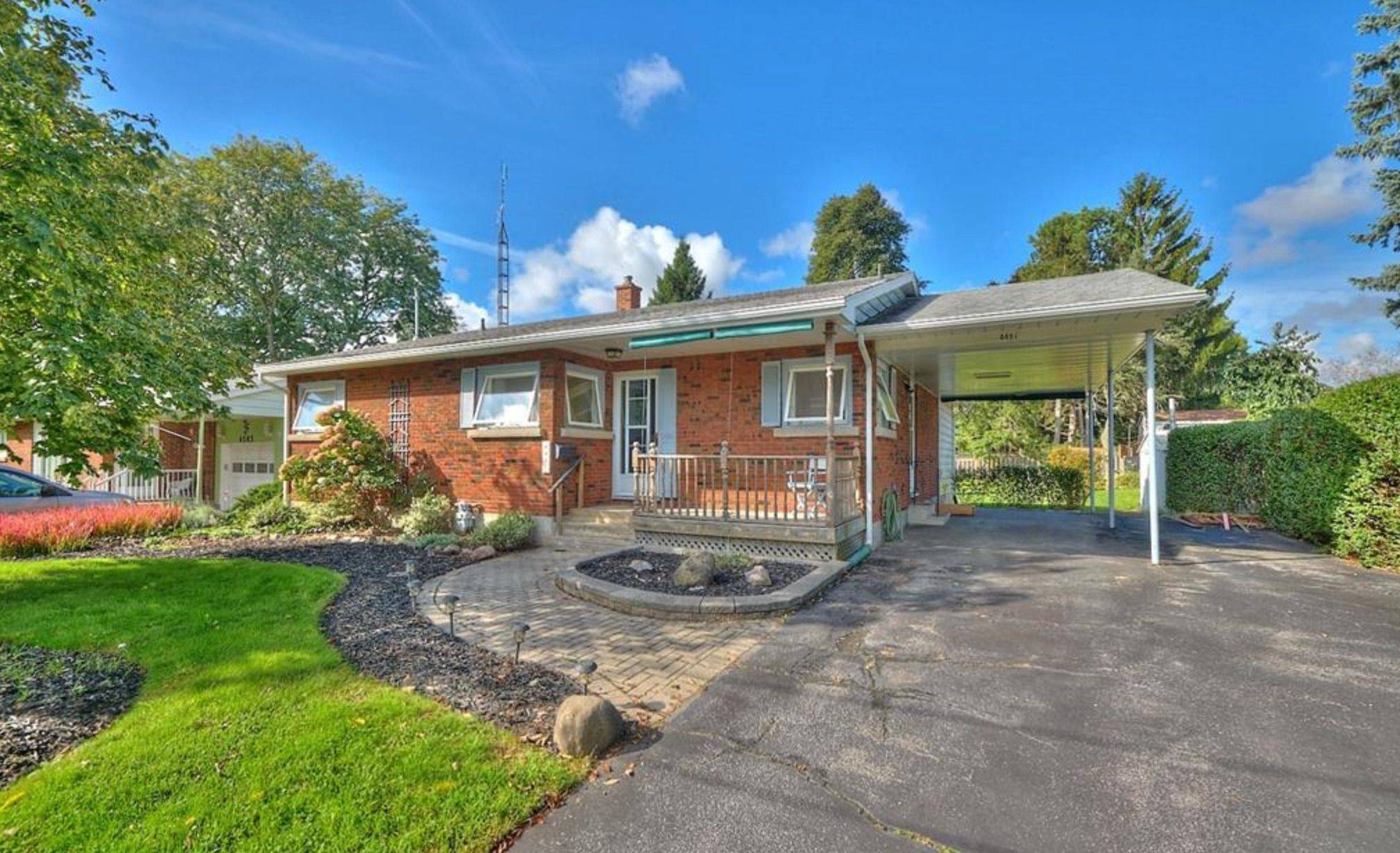 4491 Elmwood AVE, Niagara Falls, ON L2E 6H1