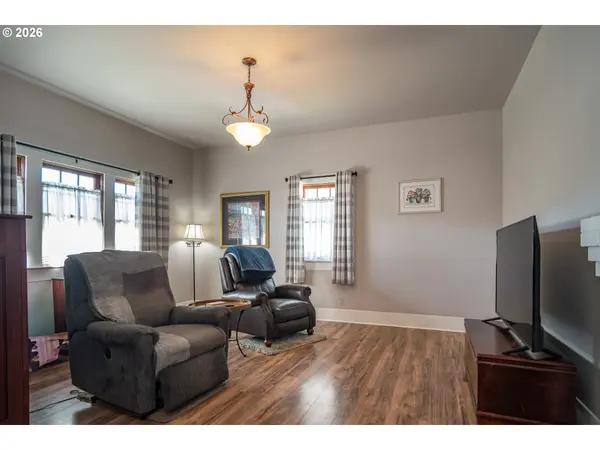 334 NE NASH ST, Roseburg, OR 97470