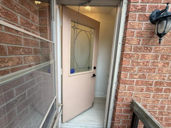 34 Cypress CT #Basement, Aurora, ON L4G 6S8