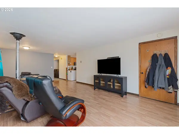 416 GLEN AVE, Sutherlin, OR 97479