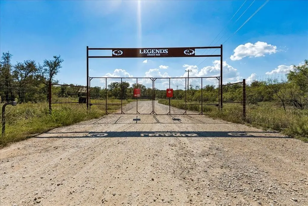 1812 CO 114 Road, Mingus, TX 76463