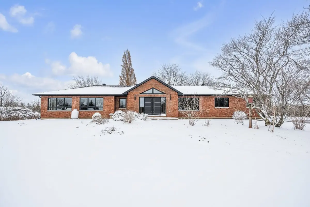 676 Foxton RD, Belleville, ON K0K 2Y0