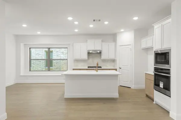 921 Apeldoorn Trail, Little Elm, TX 75068