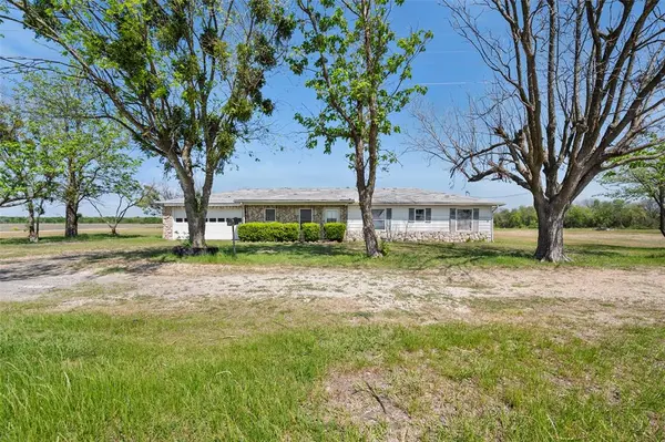 627 FM 633, Kerens, TX 75144