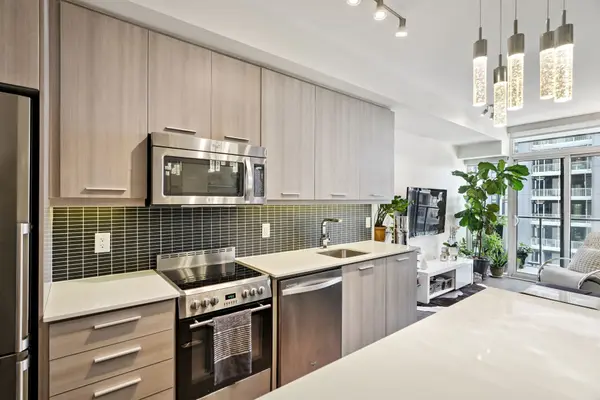 105 George ST #903, Toronto C08, ON M5A 0L4