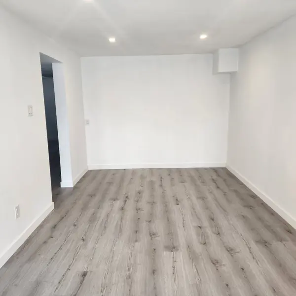 38 Ferguson DR #B, Barrie, ON L4N 7B4