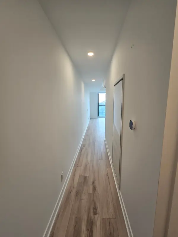 1660 Bloor ST W #808, Toronto W02, ON M6P 0C6