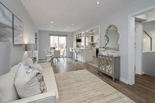 760 Ashprior AVE, Mississauga, ON L5R 3P1