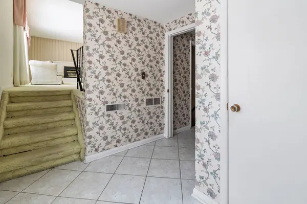 2 Woodlawn PL, Brockville, ON K6V 2Z2