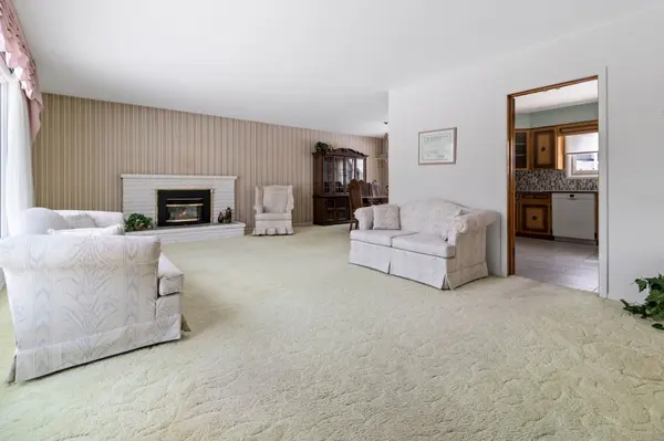 2 Woodlawn PL, Brockville, ON K6V 2Z2