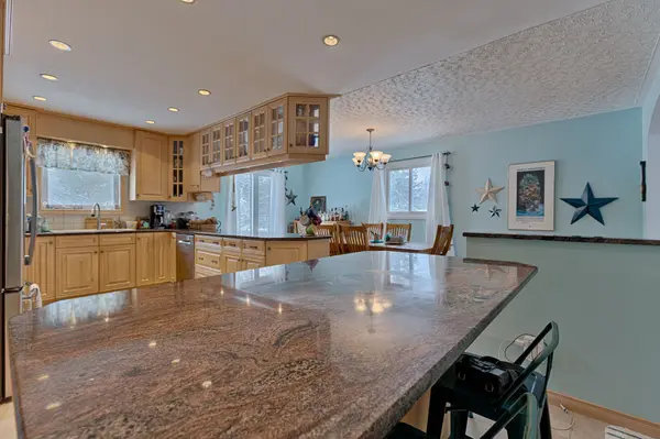 196 Golf Course RD, Laurentian Valley, ON K8A 7B3