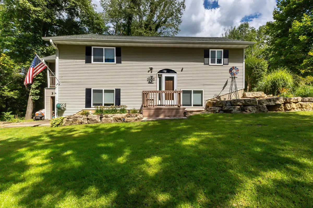 9A211 Walnut Lane, Apple River, IL 61001