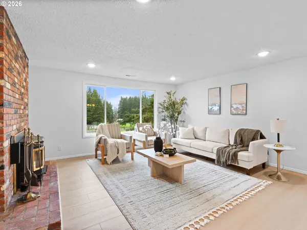 17270 S OVERLOOK RD, Oregon City, OR 97045