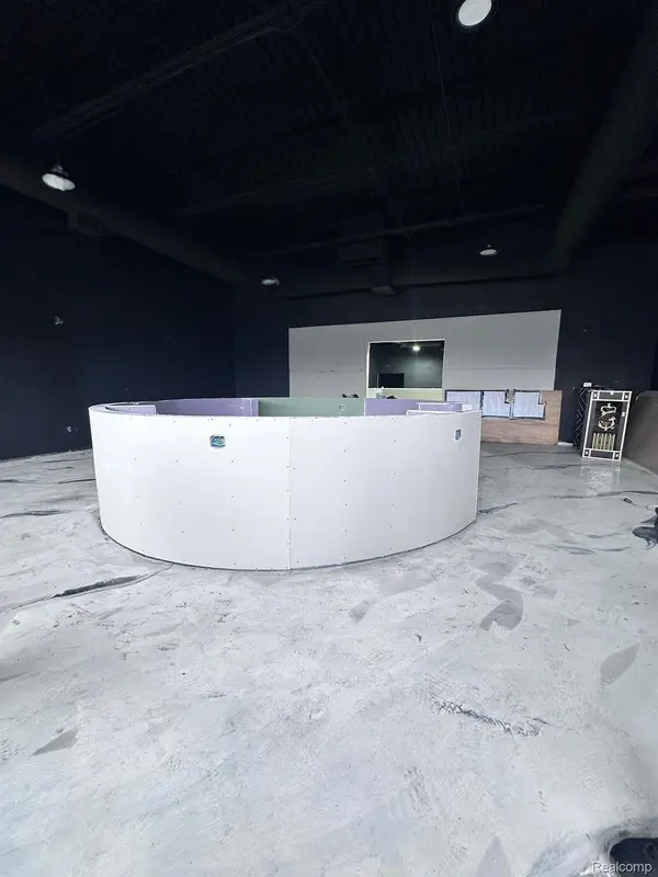 18600 WYOMING ST, Detroit, MI 48221