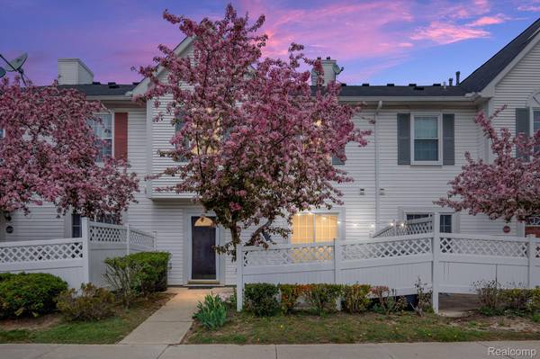 22241 ATLANTIC POINTE, Farmington Hills, MI 48336