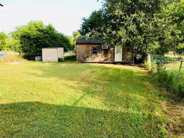 114 County Road 1239, Kopperl, TX 76652