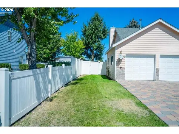 214 SW MEADOW LAKES DR, Prineville, OR 97754