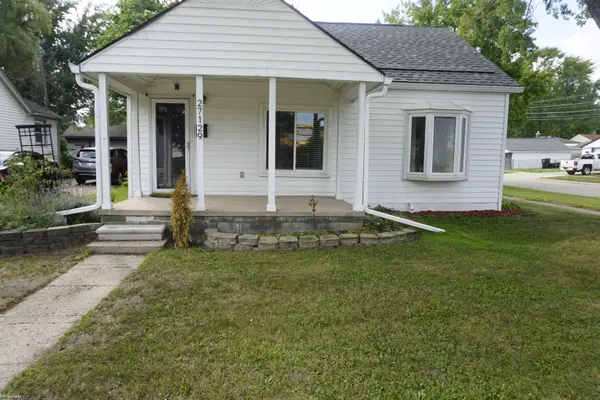 27129 Osmun ST, Madison Heights, MI 48071