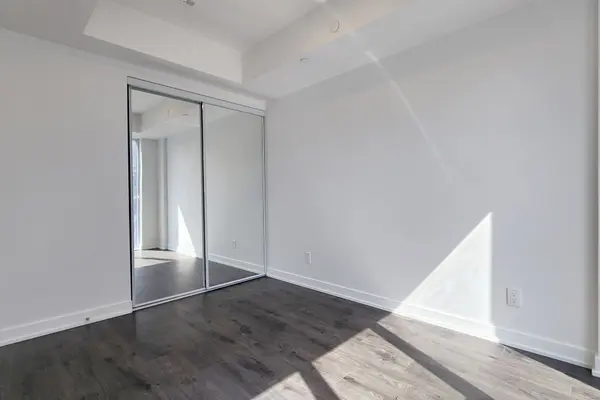 100 Queen ST E #706, Toronto C08, ON M5C 0B5