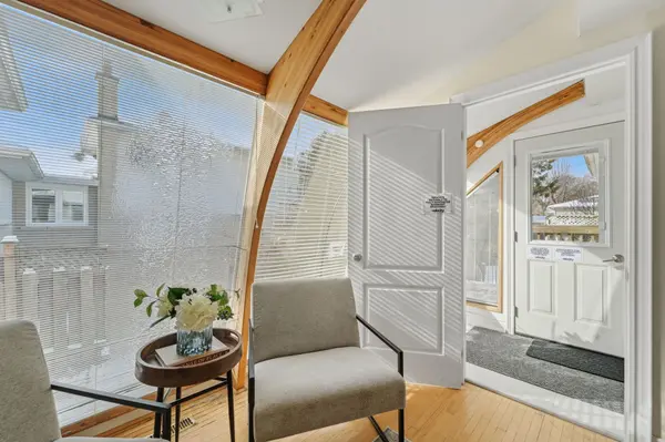 174 Darlingside DR, Toronto E10, ON M1E 3P6