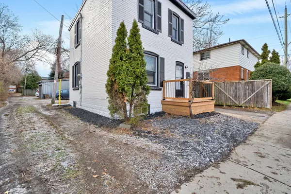 73 Peter ST, Hamilton, ON L8R 1T4