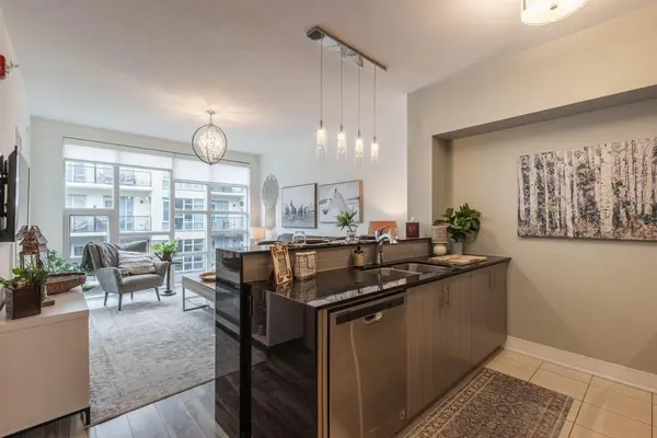 10 Concord PL #412, Grimsby, ON L3M 0G6