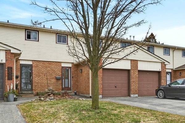 1350 Limeridge RD E #4, Hamilton, ON L8W 1L6