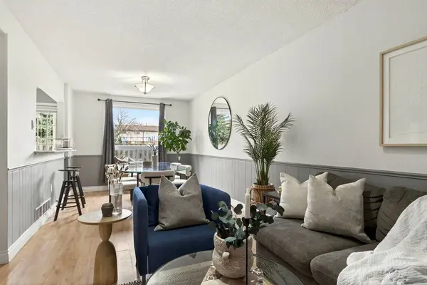 1350 Limeridge RD E #4, Hamilton, ON L8W 1L6