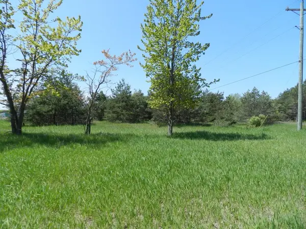 6274 S US-31, Green Lake Twp, MI 49637