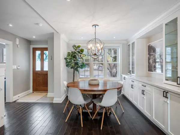 298 Douglas AVE, Oakville, ON L4J 3S4