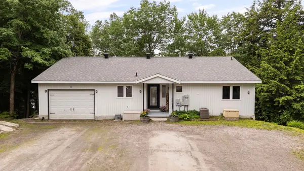 30 Sparrow RD, Seguin, ON P0C 1J0