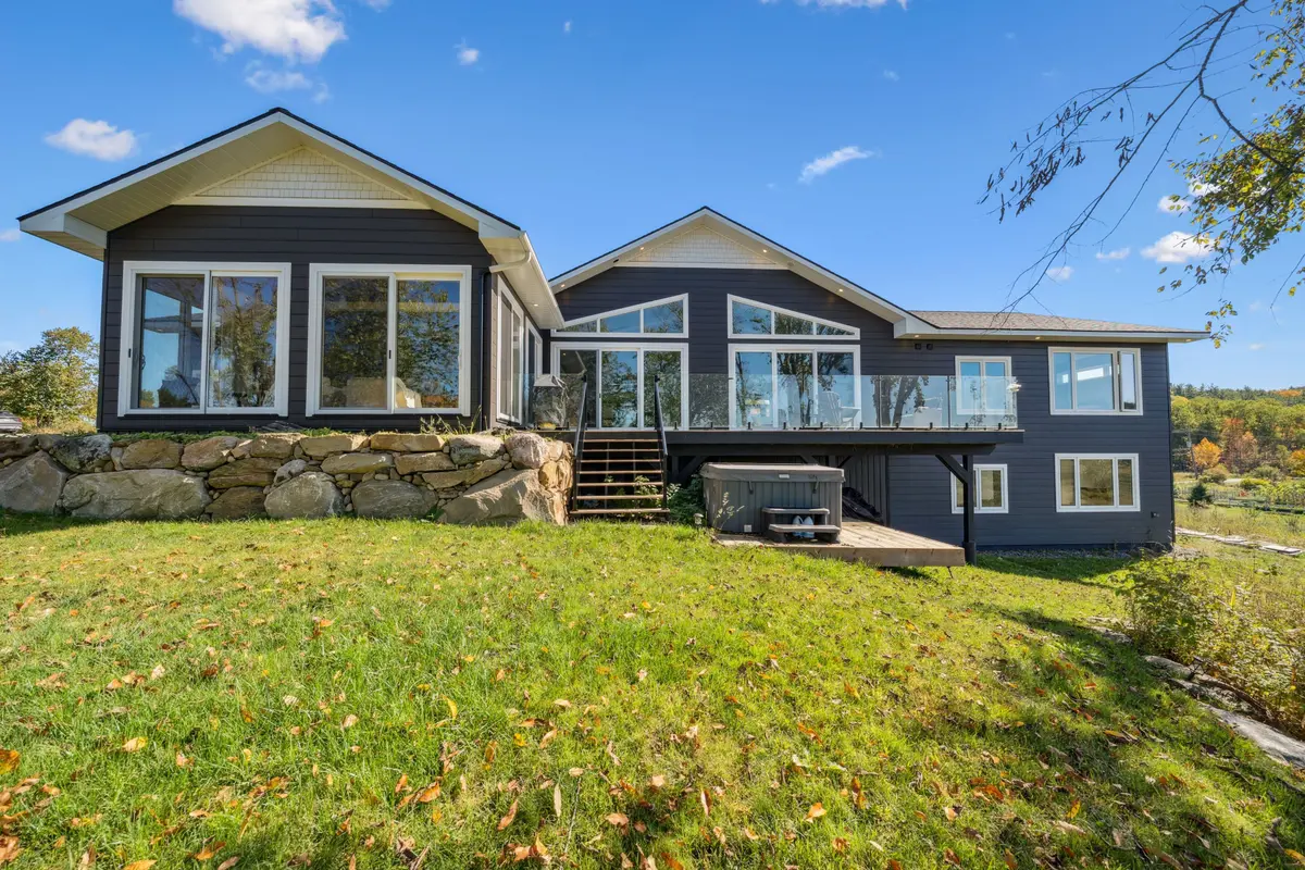 1006 Stephens Bay RD, Bracebridge, ON P1L 1X2