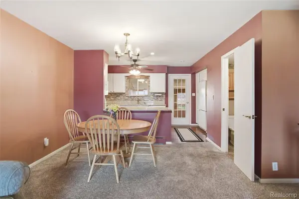 25126 Franklin Terrace Franklin Terrace #6, South Lyon, MI 48178