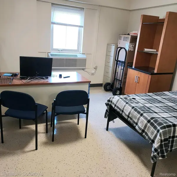 13850 Grand River AVE, Detroit, MI 48227