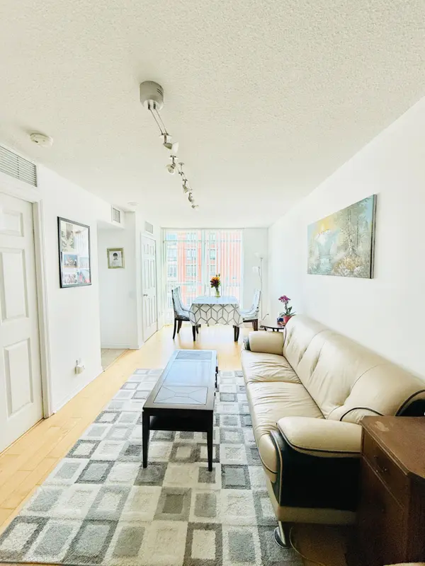 30 Harrison Garden BLVD #810, Toronto C14, ON M2N 7A9