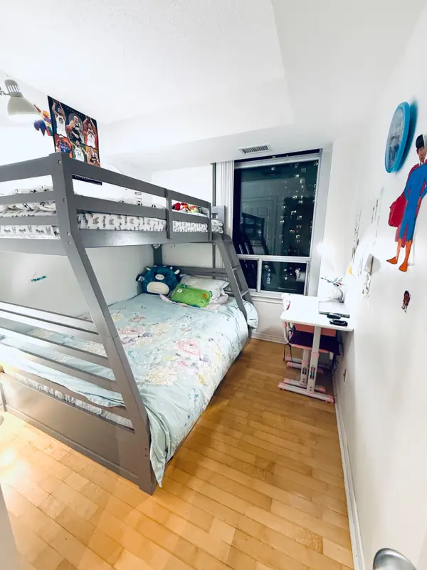 30 Harrison Garden BLVD #810, Toronto C14, ON M2N 7A9