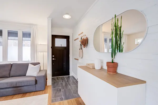 37 Kingston RD, Toronto E02, ON M4L 1S5