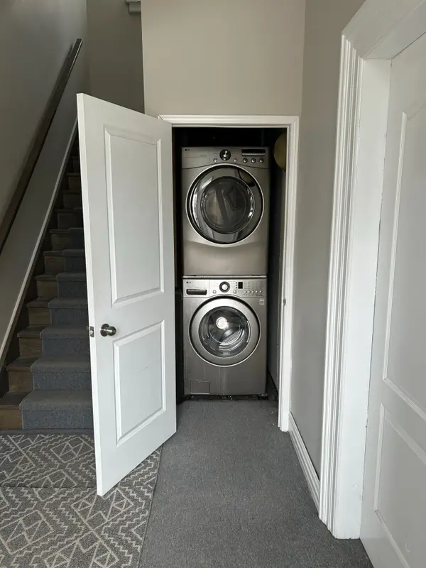 166 Collier ST, Barrie, ON L4M 1H7