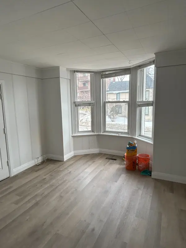 166 Collier ST, Barrie, ON L4M 1H7