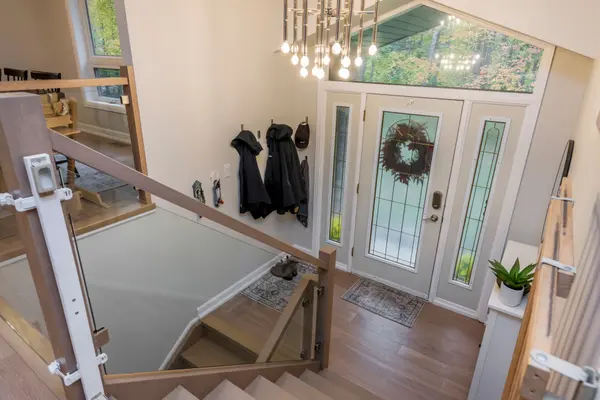 11 Woodland CRES, Oro-medonte, ON L4M 4Y8