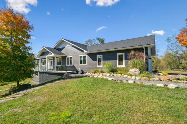 1006 Stephens Bay RD, Bracebridge, ON P1L 1X2