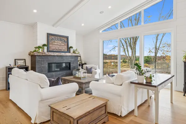 1006 Stephens Bay RD, Bracebridge, ON P1L 1X2