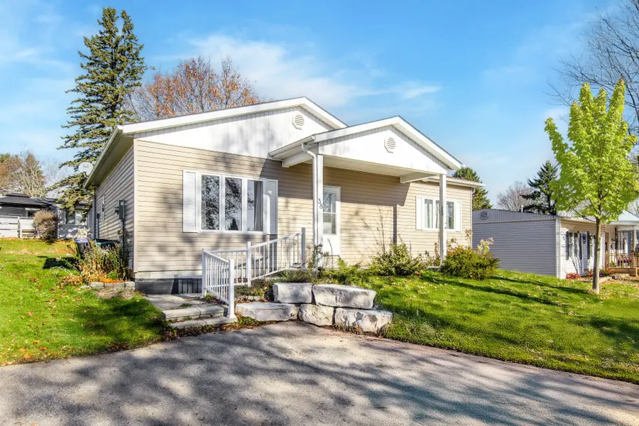 38 Linden LN, Innisfil, ON L9S 1P2