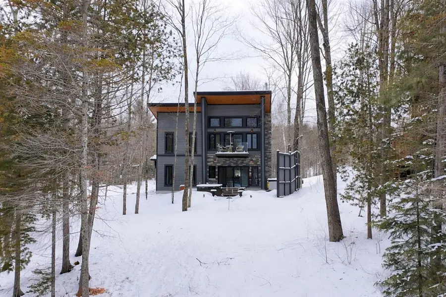 144 Blue Heron LN, North Kawartha, ON K0L 1A0