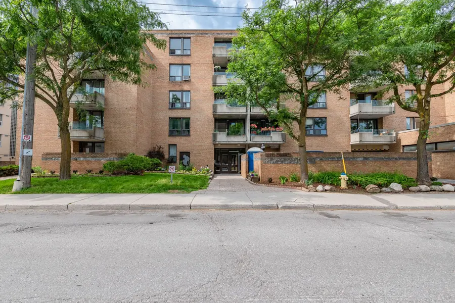 1177 Belanger AVE ##206, Billings Bridge - Riverside Park And Area, ON K1H 8N7