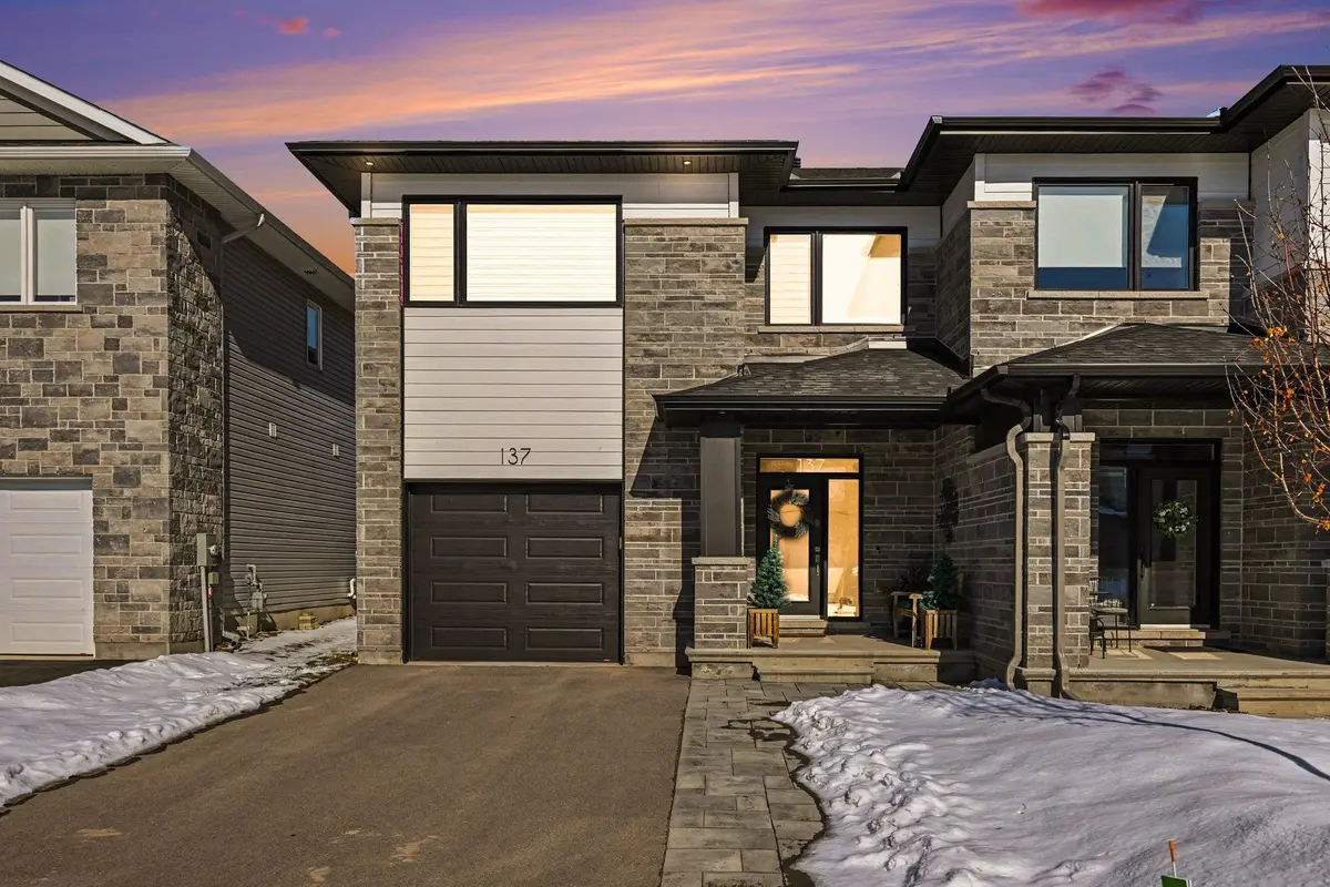 137 Thomas ST S, Arnprior, ON K7S 0J4