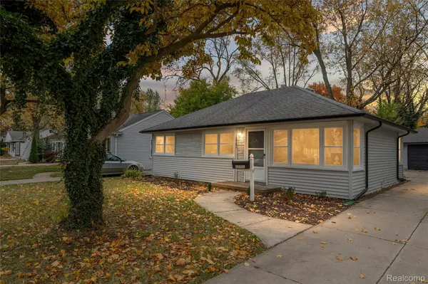 15751 W 14 mile RD, Beverly Hills Village, MI 48025